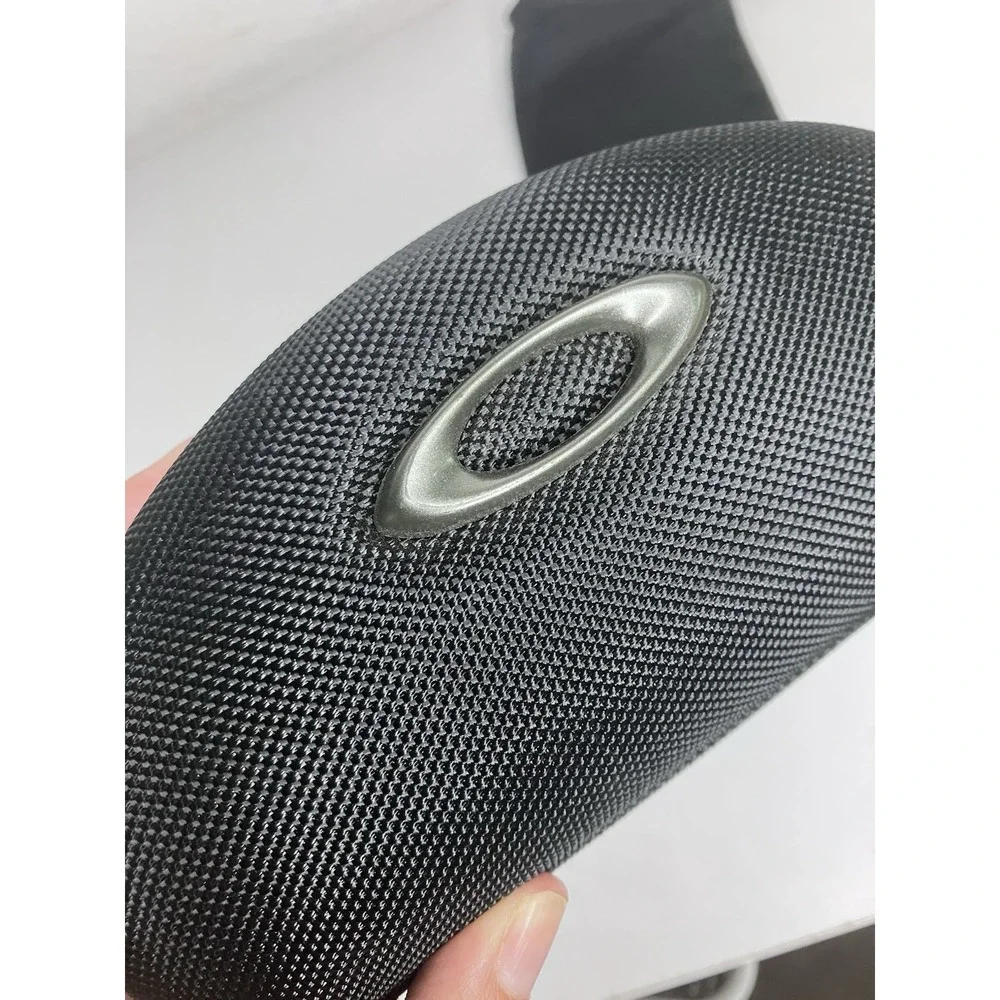 Oakley Sunglasses Textured Hard Clamshell Zip Case Micro Bag Black - Excellent